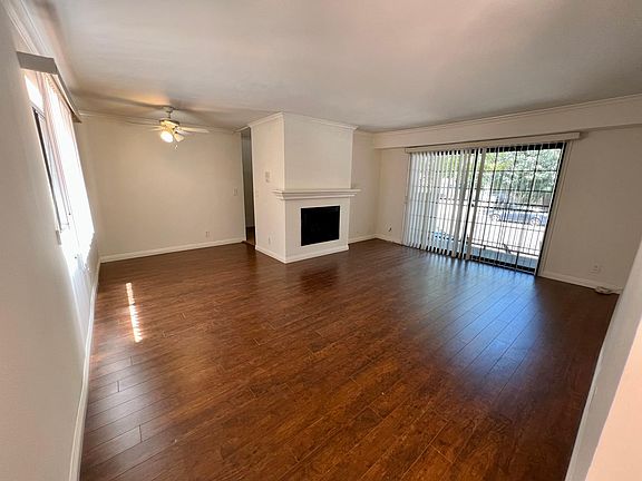 5th image of 13830 Moorpark St APT 110
