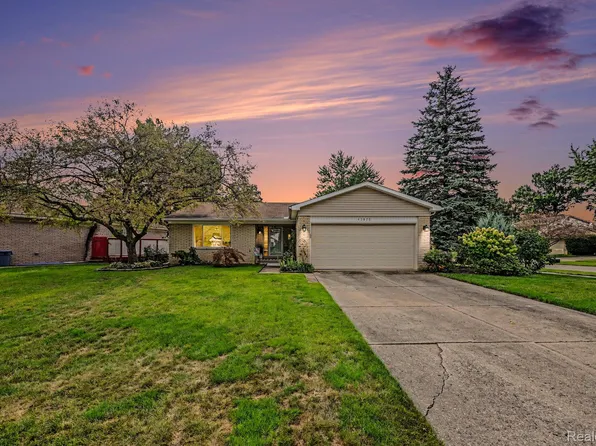 43875 Somerset Sq, Canton, MI 48187