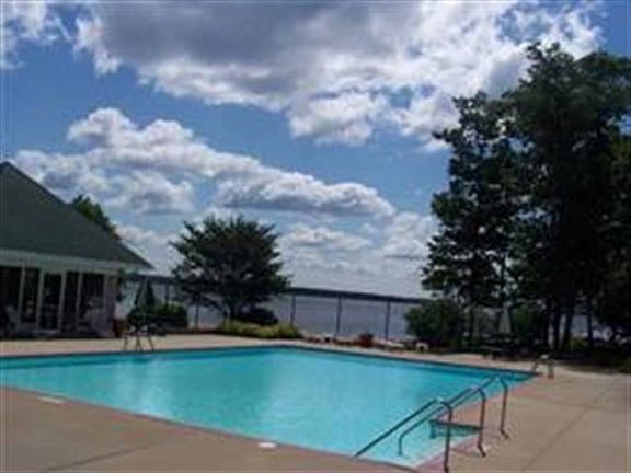 4th image of N7821 Lake View Ct