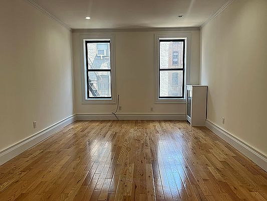 2nd image of 640 W 171st St #44