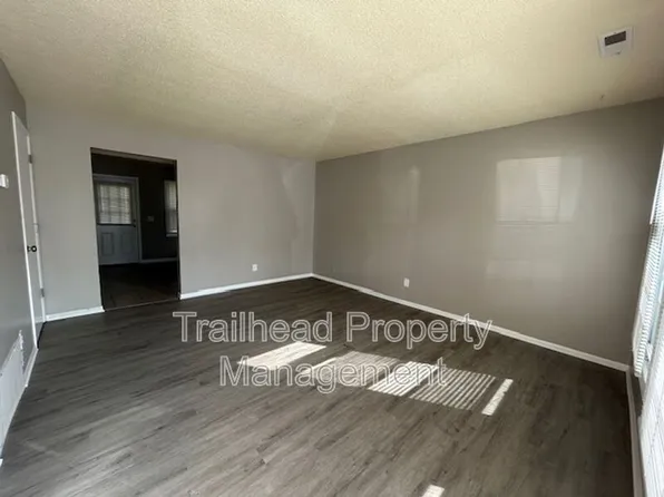 219 N Garrison Ave APT 4, Ferrelview, MO 64163