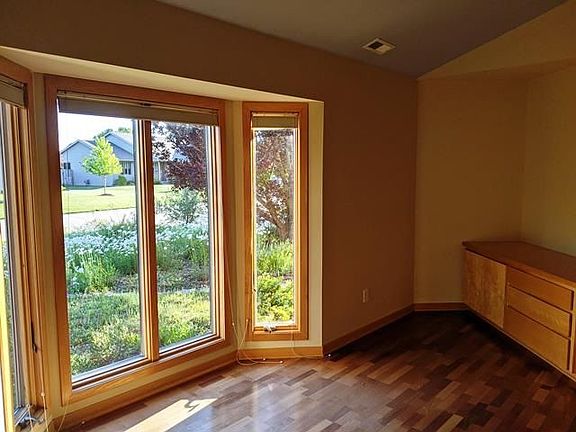 5th image of 3020 Wildwood Way