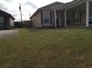 962 Meadow Glen Ave, Zachary, LA 70791