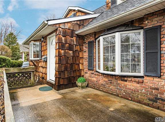 2nd image of 2601 Park Ct