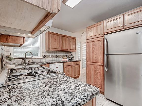 5th image of 2709 Bayberry Ct