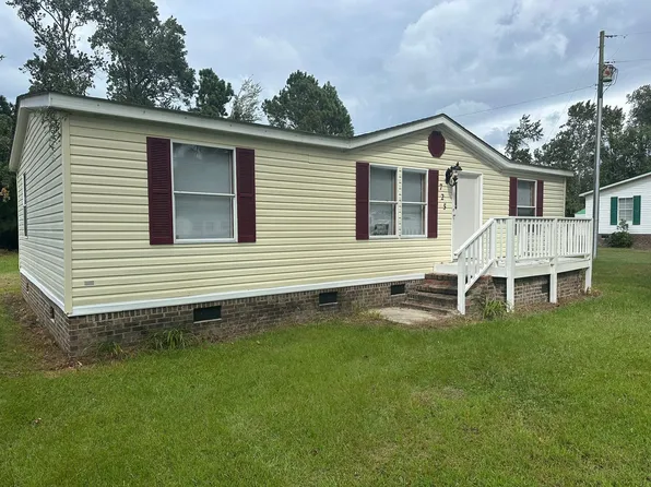 725 Greenwood Blvd, Princeville, NC 27886