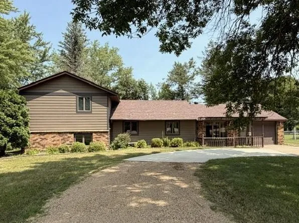 2022 River Rd, Windom, MN 56101