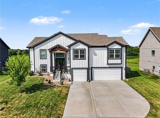 6004 NE 120th St, Kansas City, MO 64156