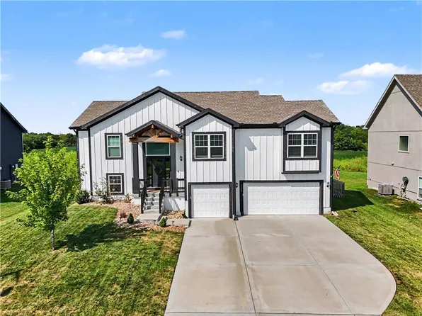 6004 NE 120th St, Kansas City, MO 64156