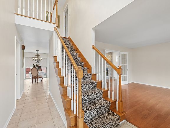 2nd image of 18036 Crystal Ln