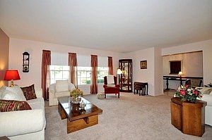 4th image of 319 W Tanglewood Dr