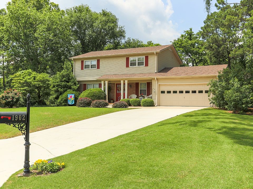 1st image of 1902 Willow Park Cir SE