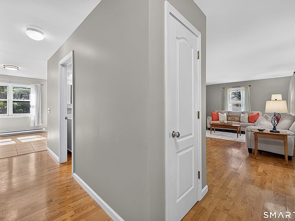 5th image of 11 Tanglewood Drive