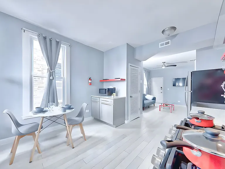 460 W 28th Pl #3R — Photo 10