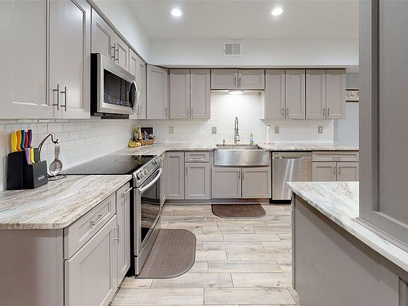 4th image of 6454 Lake Charlene Ct