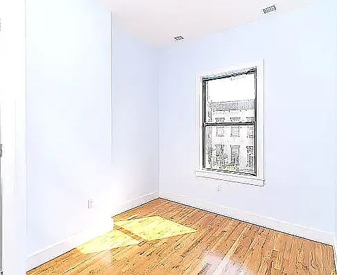 3rd image of 247 Wilson Ave #4