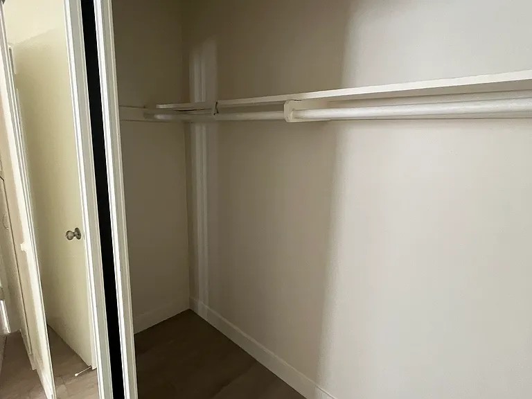 4355 Mammoth Ave #8 — Photo 11