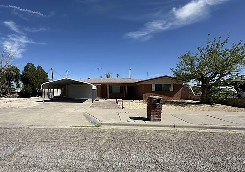 3130 Daisy St Photo 1