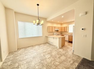 906 Ashbrook Dr, Windsor, CO 80550