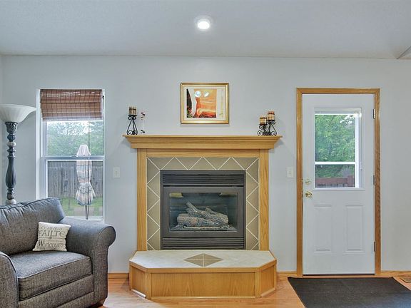 4th image of 4566 N Saint James St