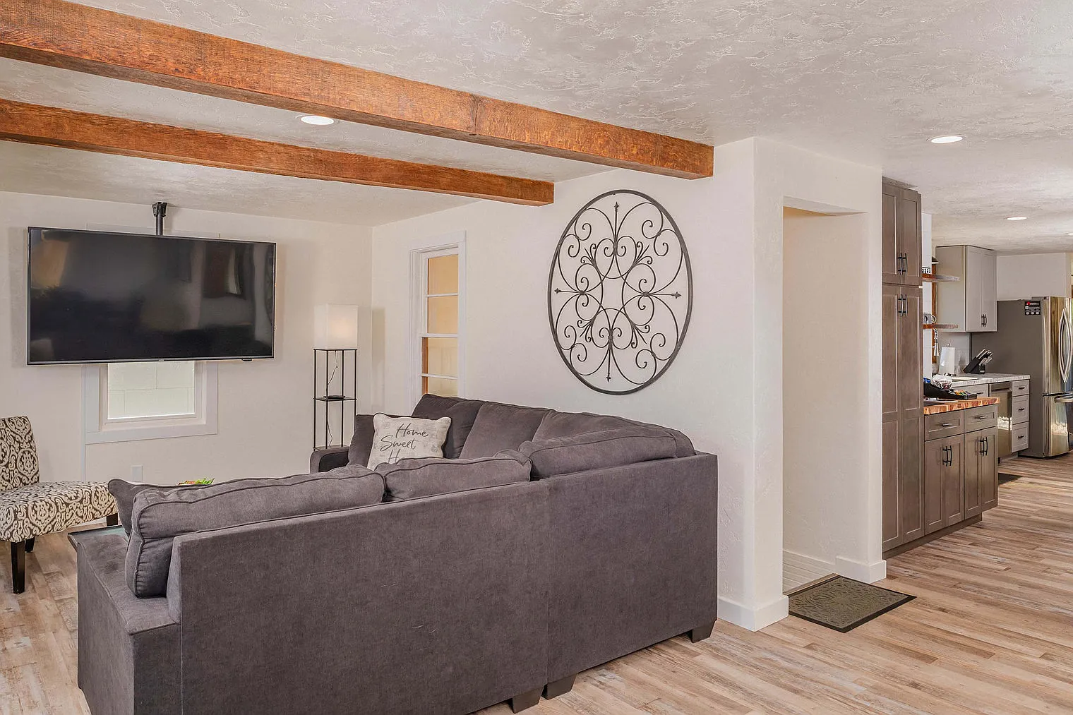 5 bed, 3.0 bath, 2594 sqft, $5,650 — Photo 1