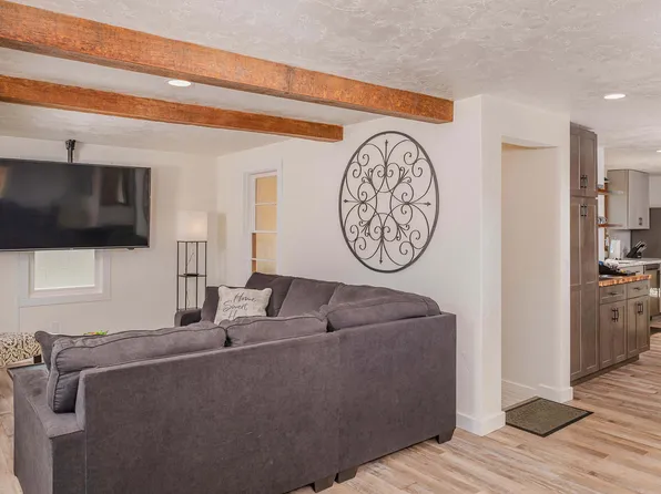 322 Wolf River Dr #Id1061644p, Fremont, WI 54940