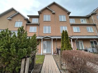 16 Cox Blvd #11, Markham, ON L3R 4G4