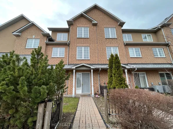 16 Cox Blvd #11, Markham, ON L3R 4G4