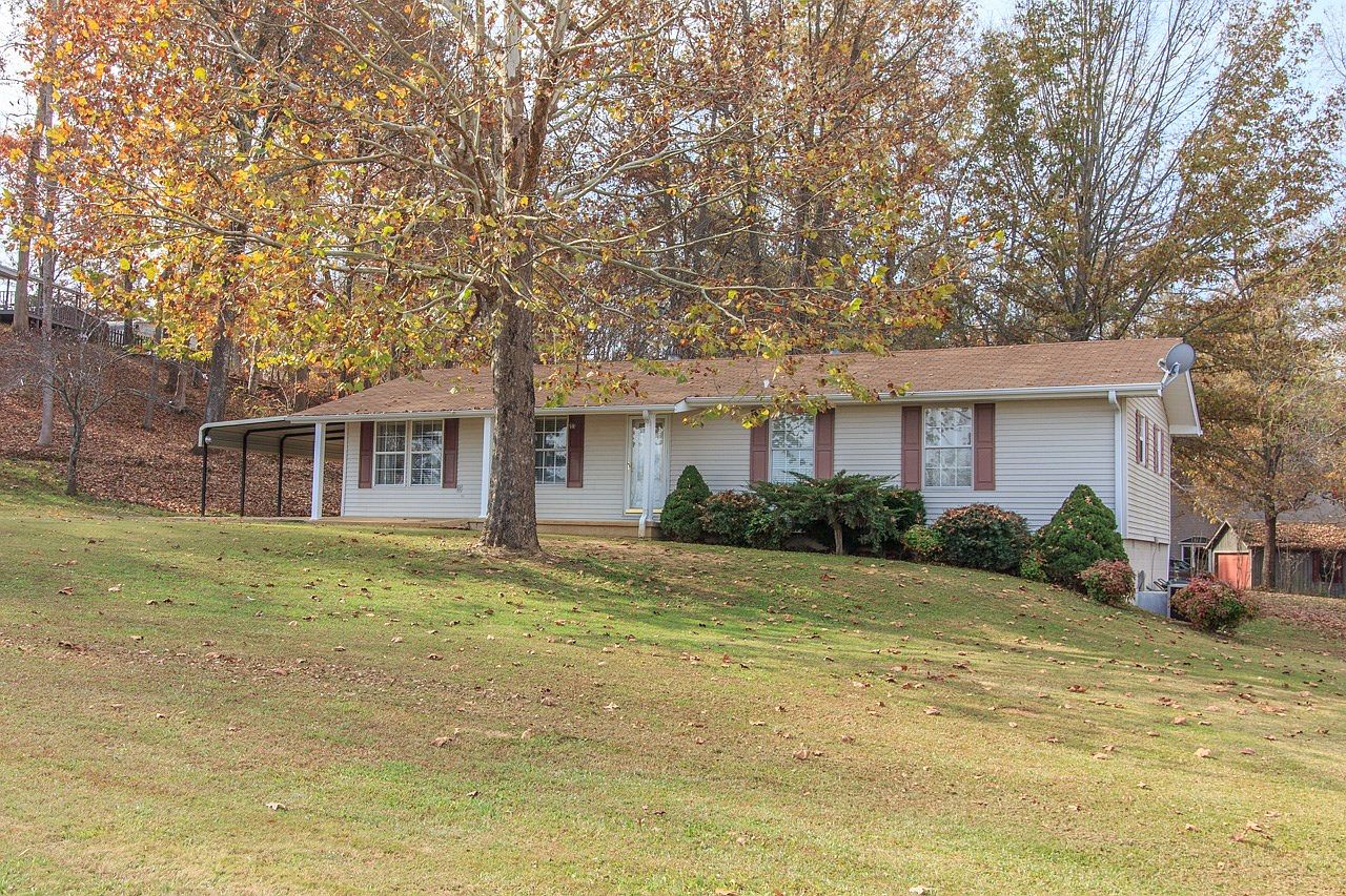 718 Crabtree Rd, Selmer, TN 38375 Zillow