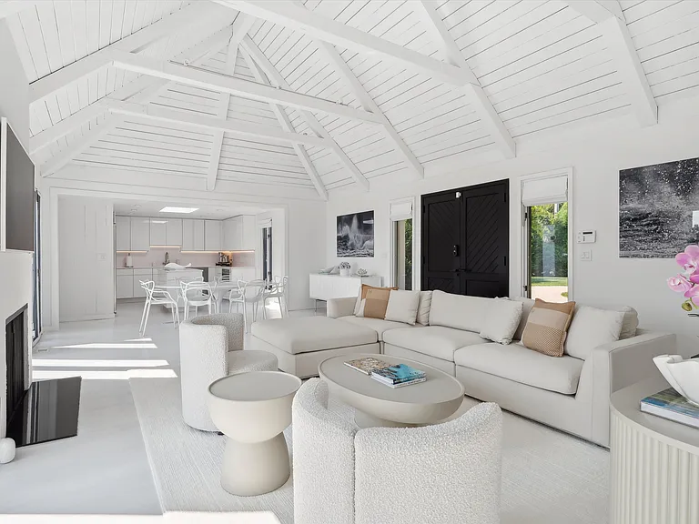 627 Sagaponack Rd — Photo 14