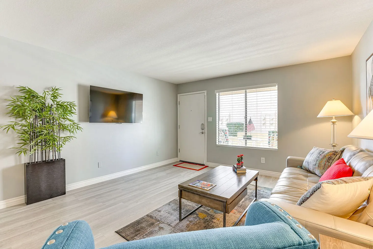 2 bed, 2.0 bath, 1097 sqft, $2,451 — Photo 3