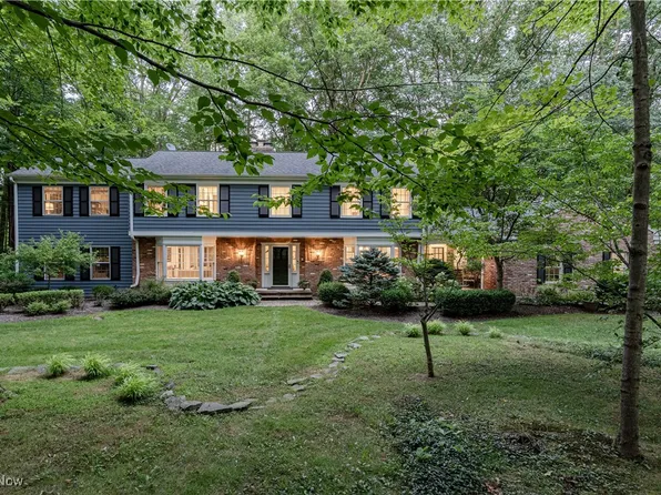 50 Fox Glen Rd, Moreland Hills, OH 44022