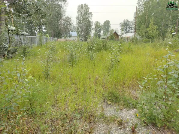 14 Eielson Pl, Eielson Afb, AK 99702