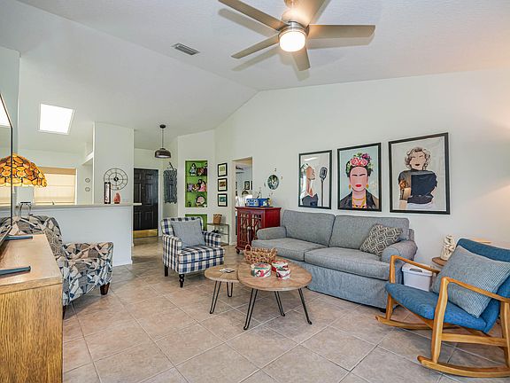 3rd image of 1562 SE Crowberry Drive
