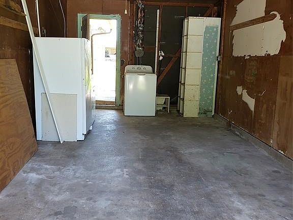 4th image of 714 E Vista Dr