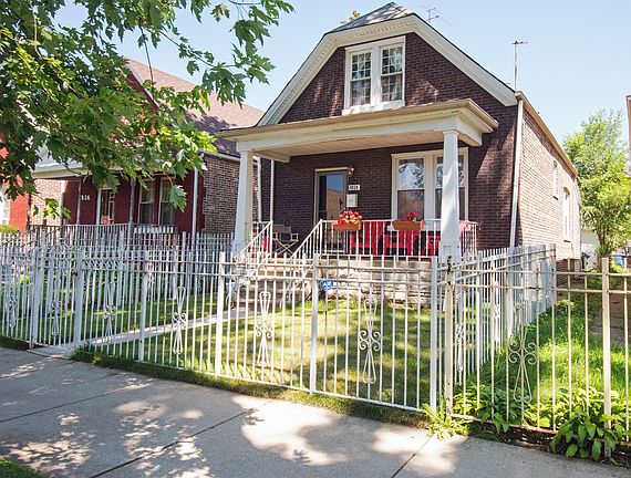 3rd image of 4934 W Kamerling Ave