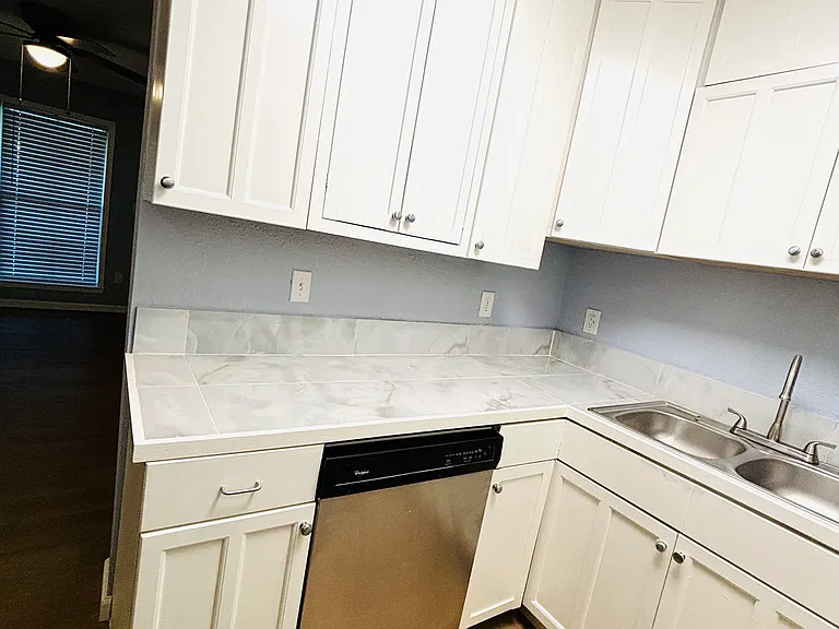 3915 N 9th Ave — Photo 24