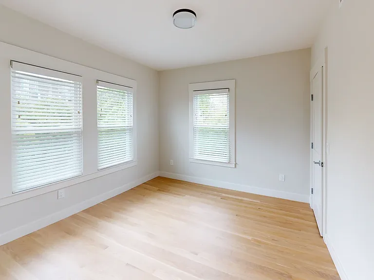 208-210 Banks St #3 — Photo 6