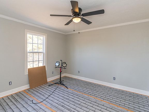 4th image of 80 Kenny Ln