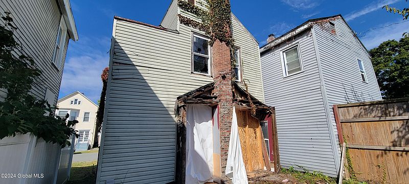 4th image of 786 4th Avenue