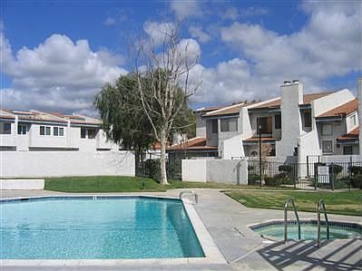 Great neighborhood with community pool & spa