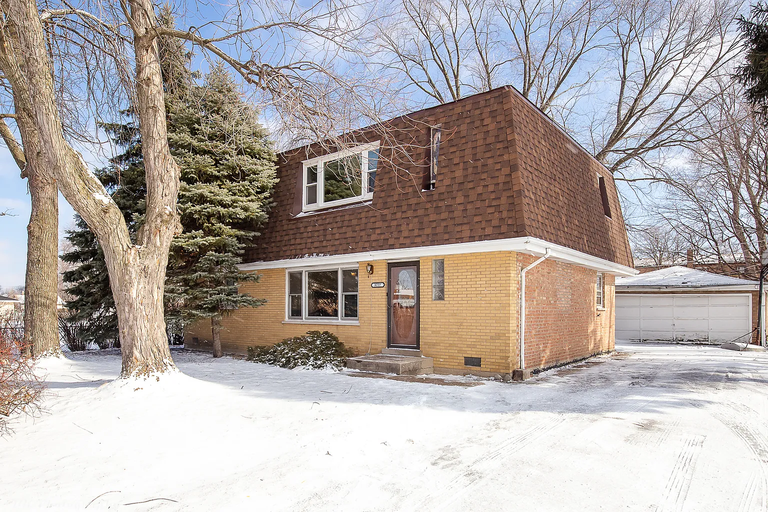 8237 Latrobe Ave photo 1