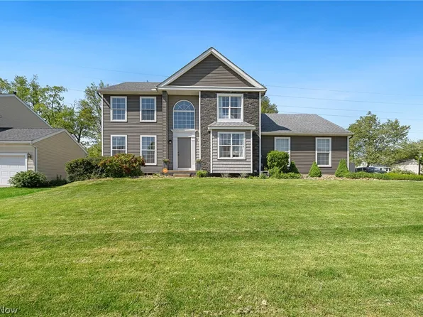 1913 49th St NE, Canton, OH 44705