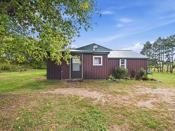 2nd image of 26446 Beaver Rd