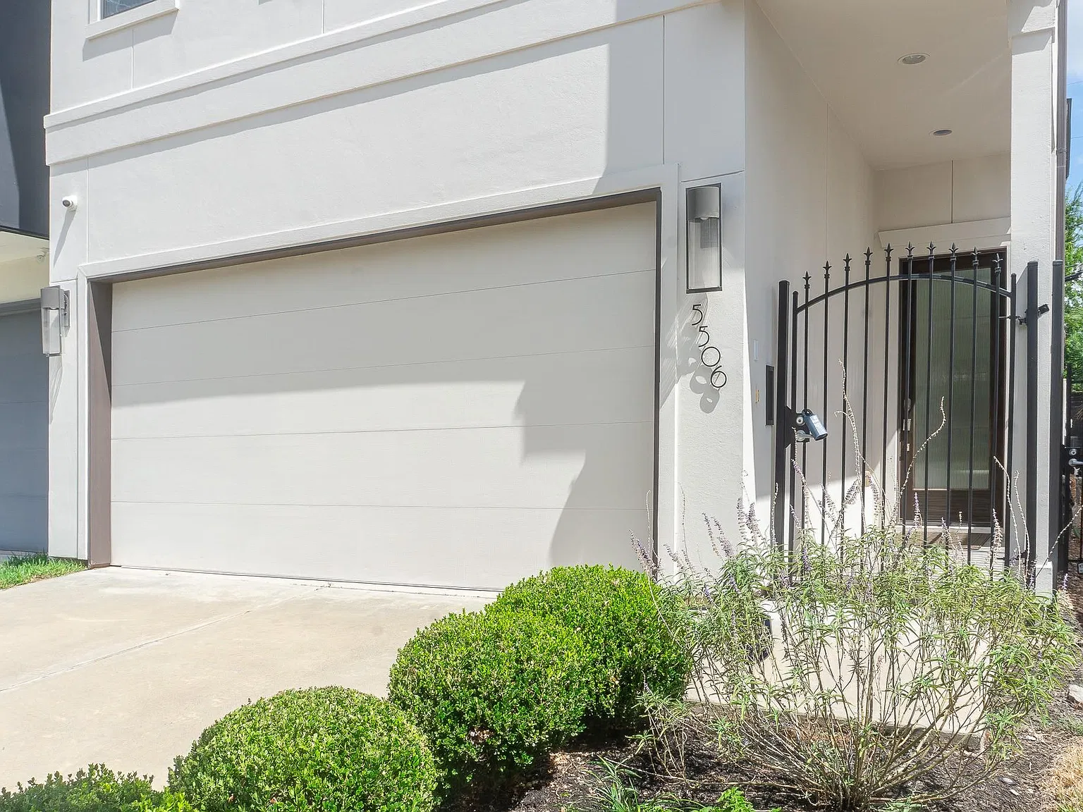 4 bed, 4.5 bath, 3547 sqft, $5,000 — Photo 3