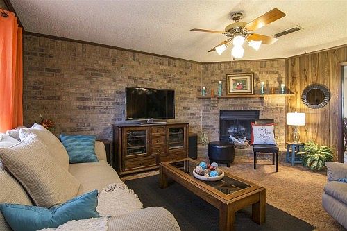 3rd image of 301 Denise Dr