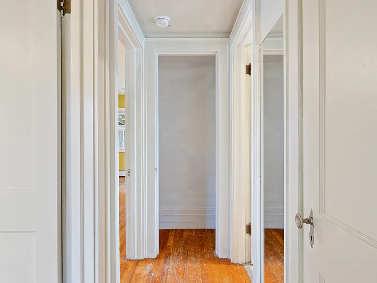 501 Park St — Photo 17