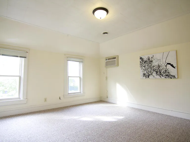 895 Jenks Ave #2 — Photo 2