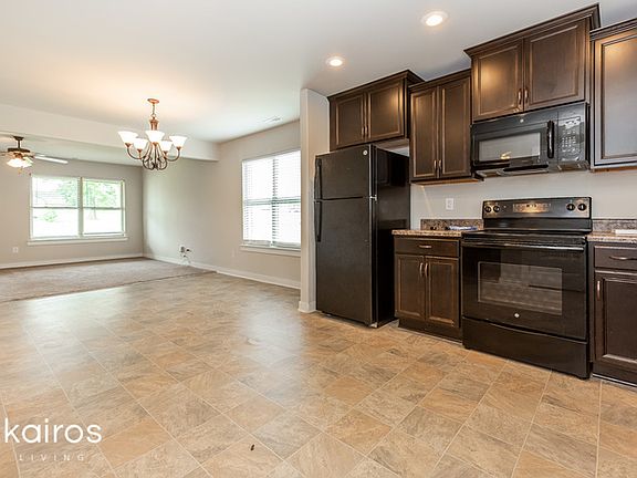 5th image of 128 Ivy Meadow Cir