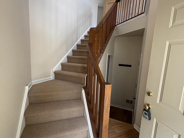 1228 Tennyson Ln — Photo 2